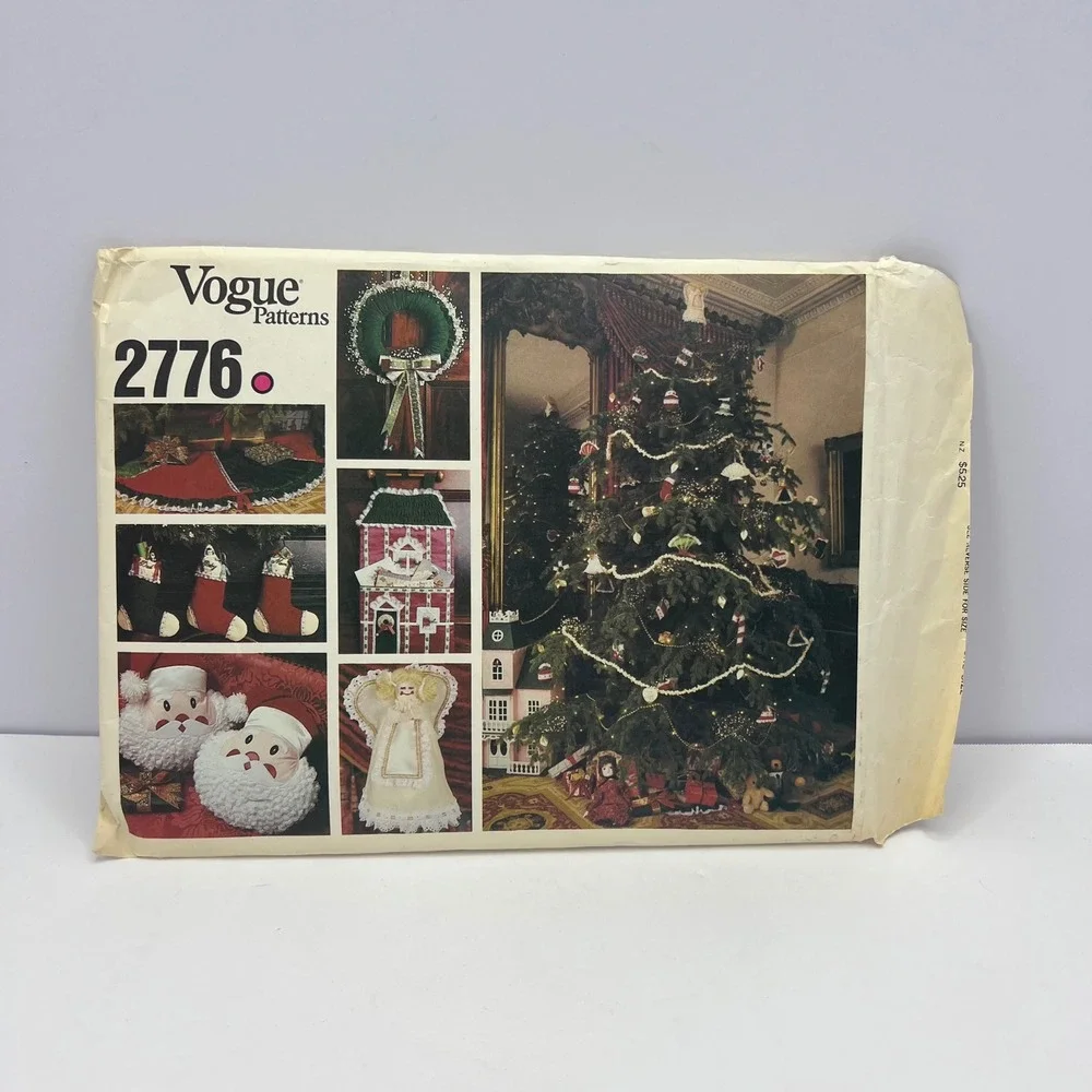 Vogue 80s Christmas Holiday Decor Sewing Pattern 2776 Vtg Stockings Tree Skirt